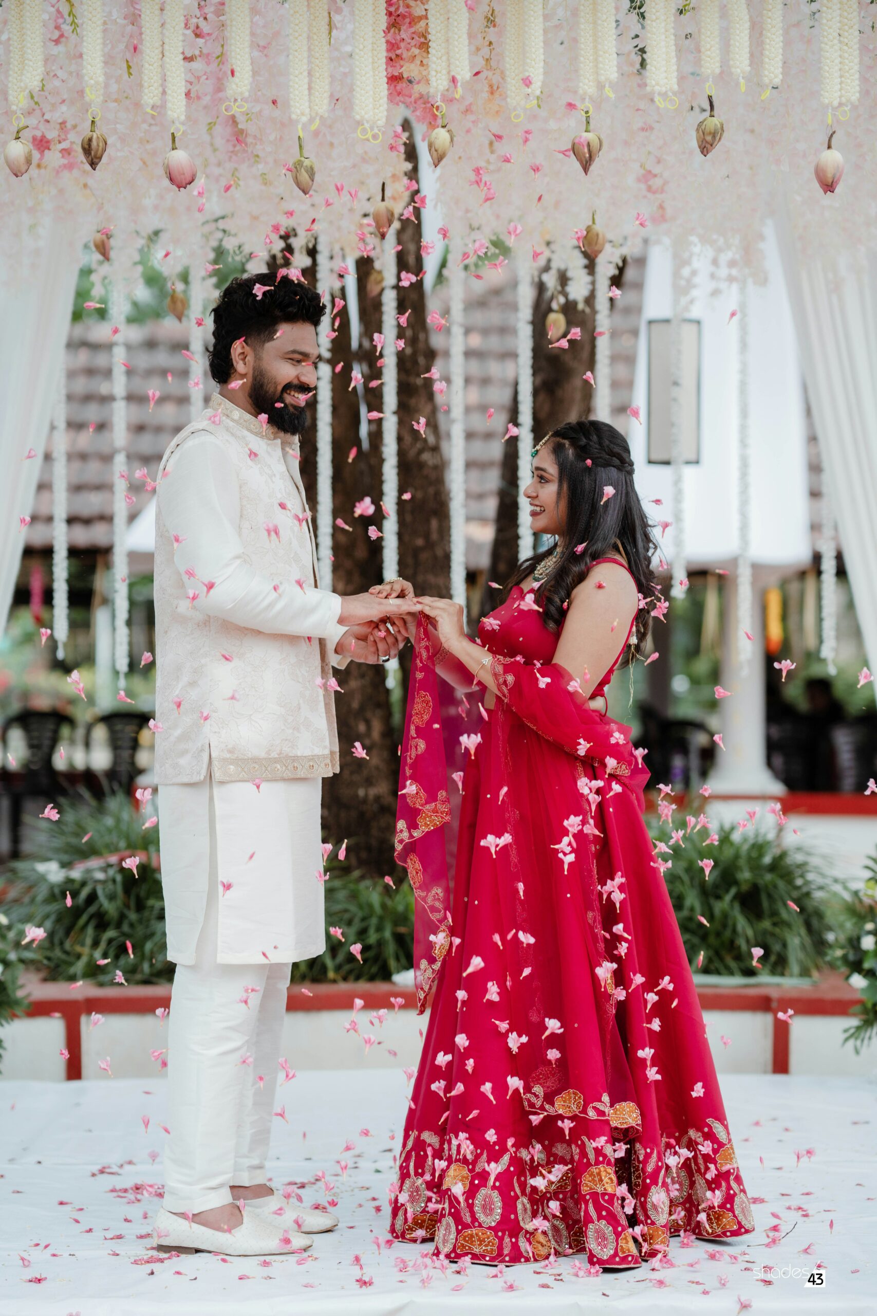 shades-by-43-ykcXm_u84sg-unsplash (1)